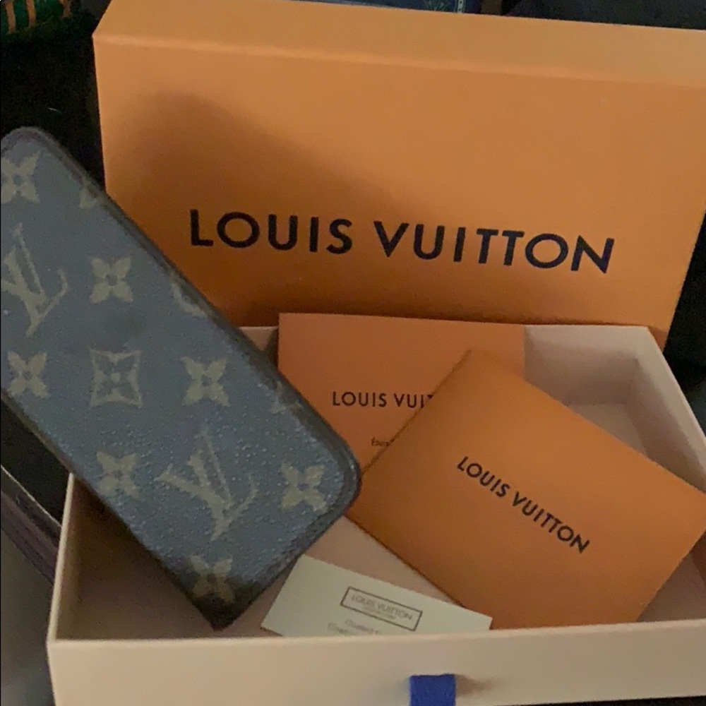 Authentic Louis Vuitton Folio phone case